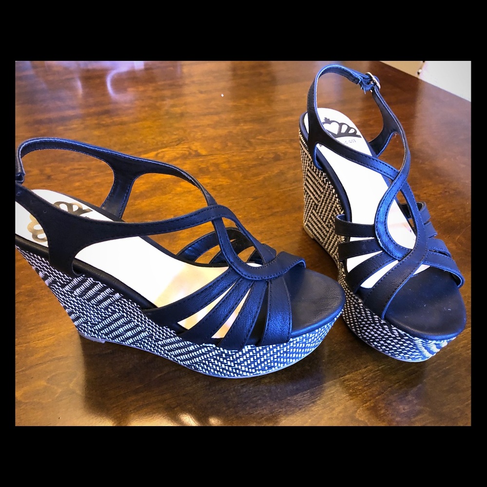 Fergalicious by Fergie Wedges. Size 6